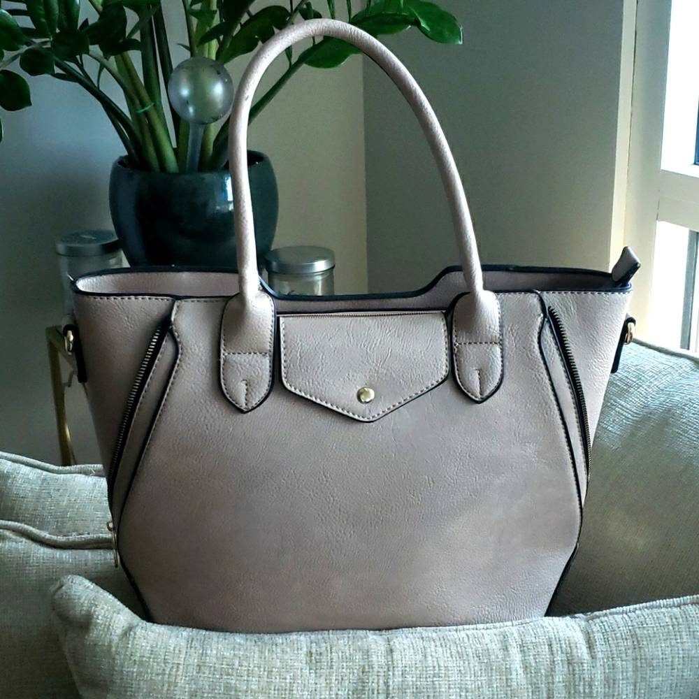 USED!! cream tote bag